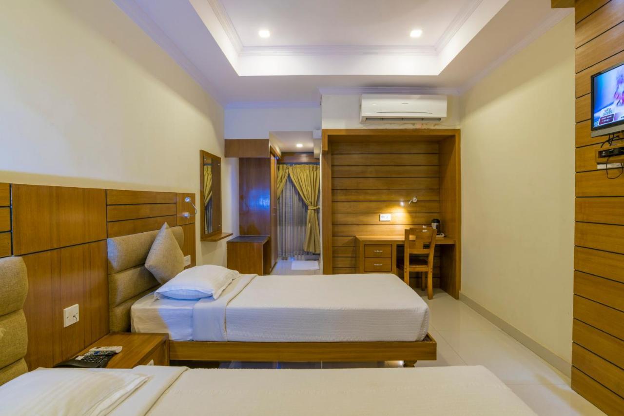 Sree Gokulam Residency Thrissur Exterior foto